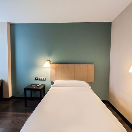 Azz Pamplona Norte Hotel Berriozar Kültér fotó