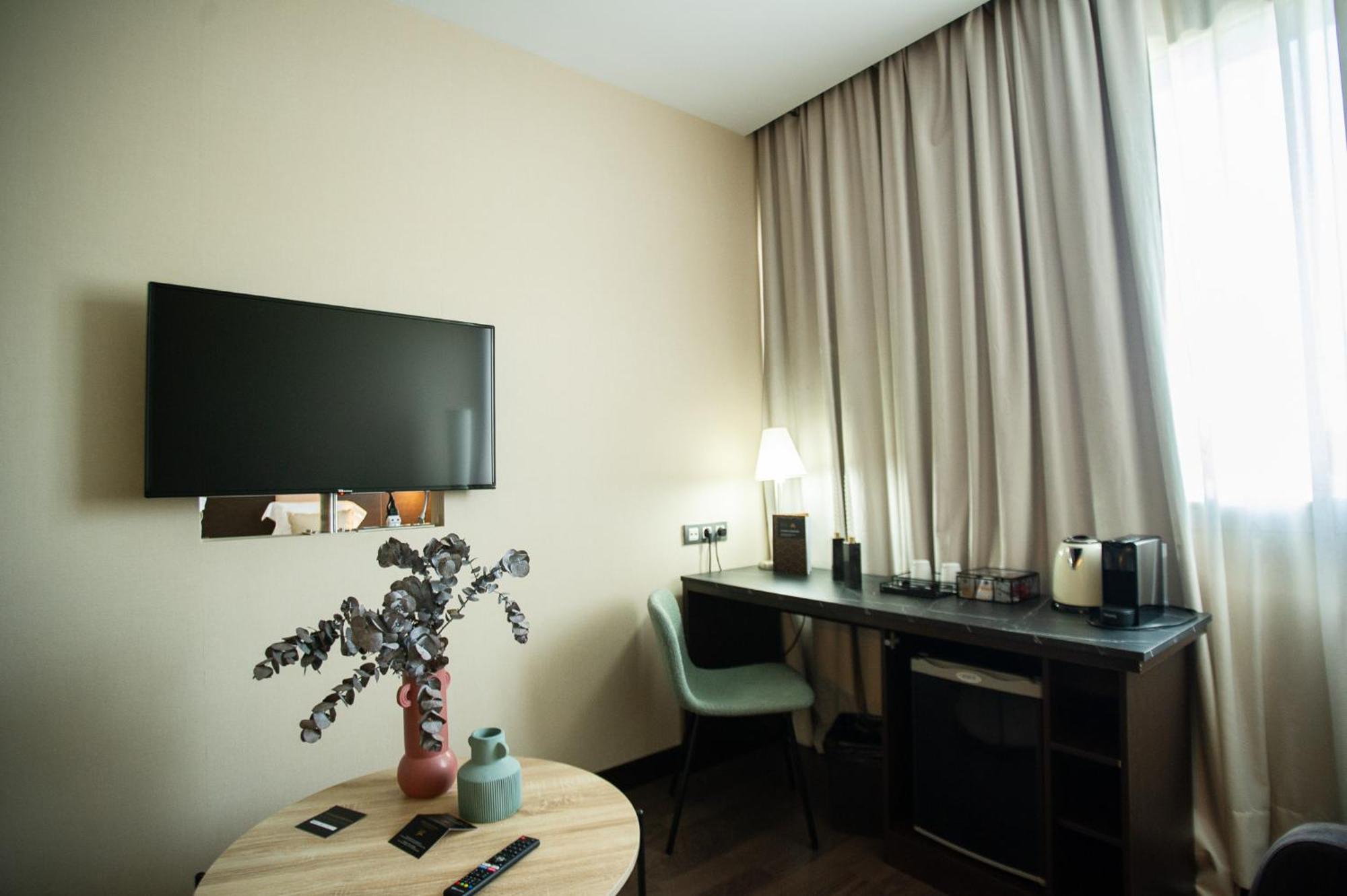 Azz Pamplona Norte Hotel Berriozar Kültér fotó