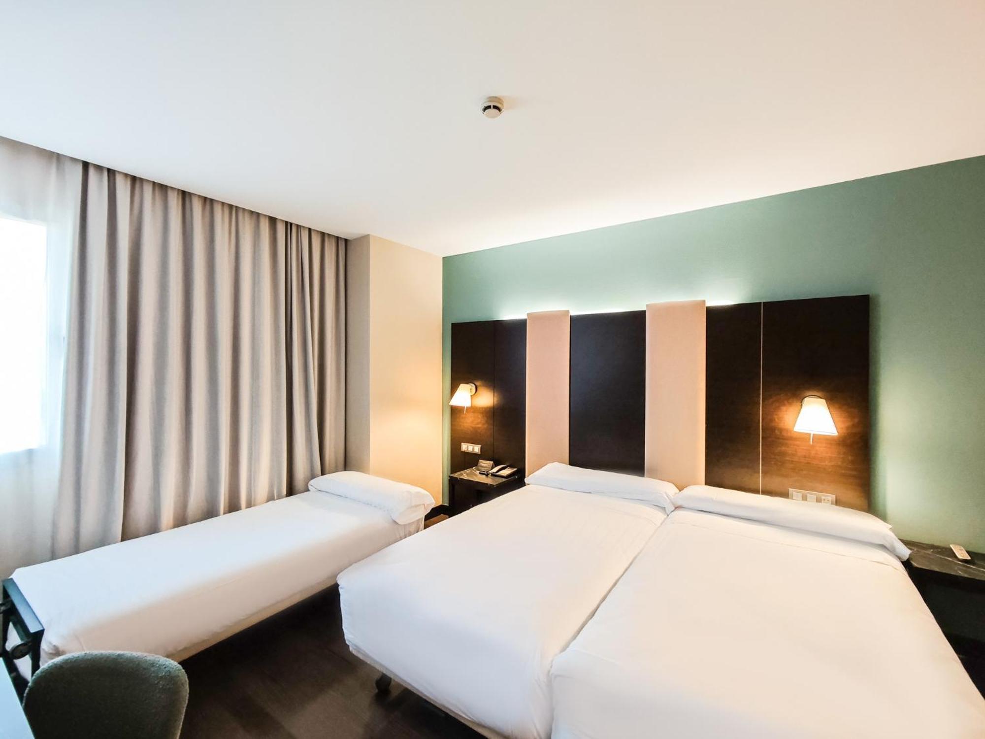Azz Pamplona Norte Hotel Berriozar Kültér fotó