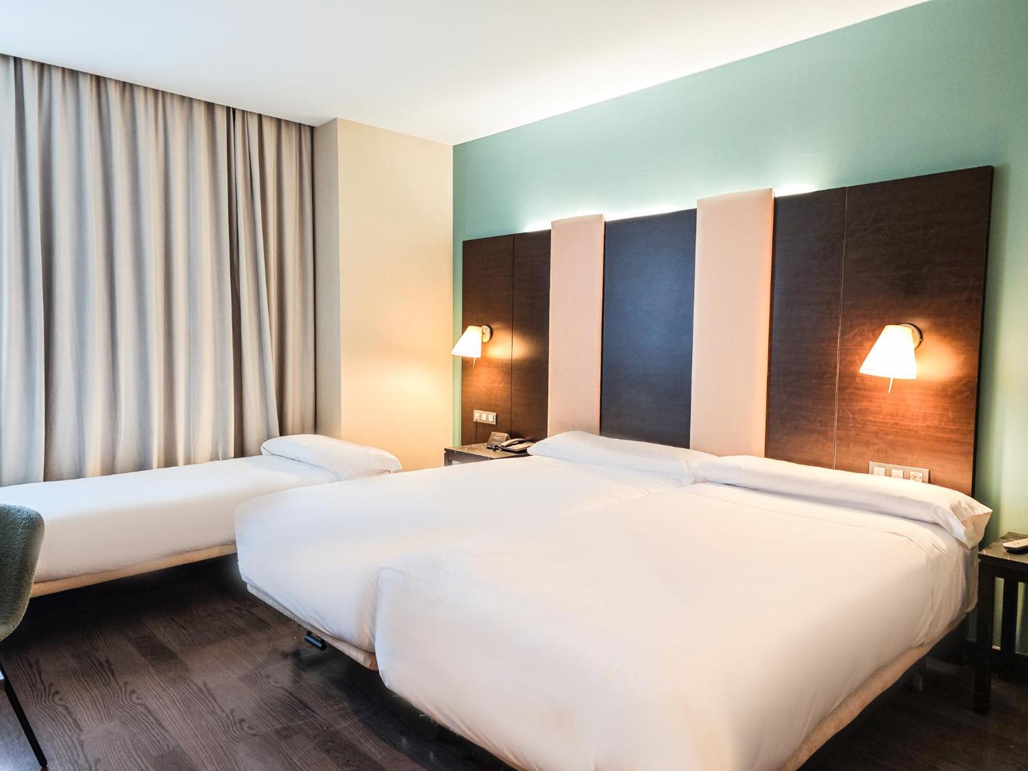 Azz Pamplona Norte Hotel Berriozar Kültér fotó
